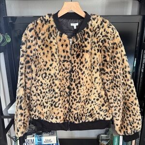 En Creme Leopard Print Faux Fur Jacket